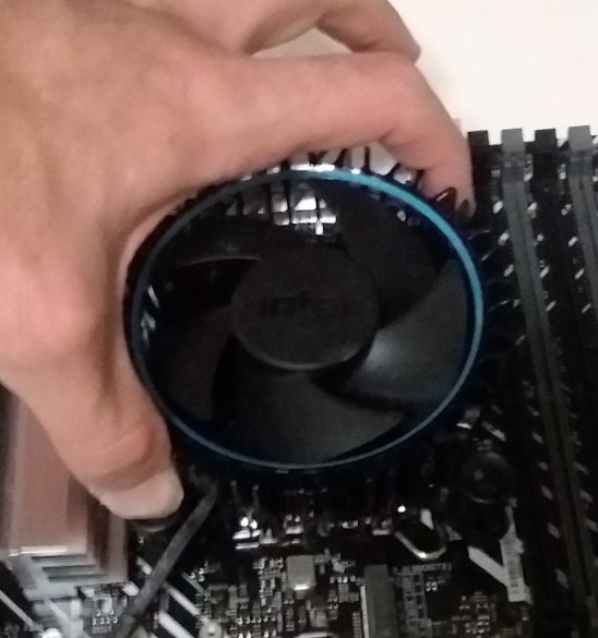 How to Install Intel Stock Cooler LGA 1700 (12/13th Gen)